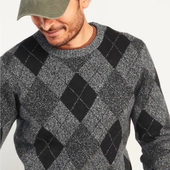 Old Navy Men's Cozy Argule Gray and Black crewneck. - Picture 1 of 4